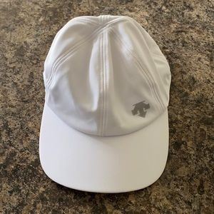 Descente Running Quick Dry Hat 🤍